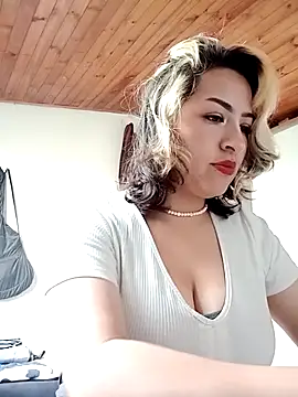 Snapshot of HannaJonnes_ chatting on April 16, 2026, 1:12 pm HannaJonnes online show from April 16, 2026, 1:12 pm