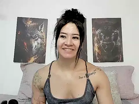 AngelMartinss online show from May 11, 2026, 2:56 pm