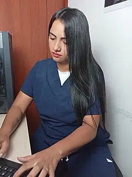 Snapshot of DaniellaGiraldo chatting on May 14, 2026, 2:03 pm DaniellaGiraldo online show from May 14, 2026, 2:03 pm