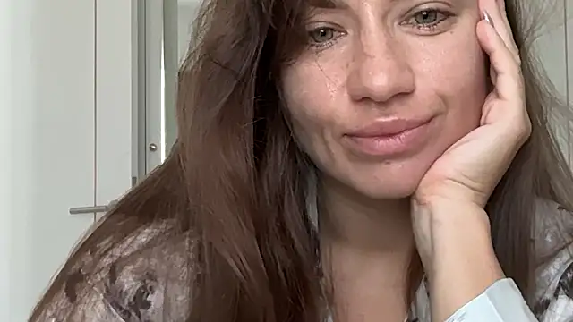 missRorian online show from April 16, 2026, 4:35 am