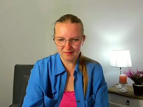 Snapshot of RoseTeacherX chatting on April 30, 2026, 5:20 pm RoseTeacherX online show from April 30, 2026, 5:20 pm