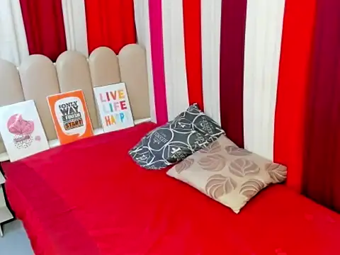 Snapshot of Seductive_aliyah chatting on April 26, 2026, 6:43 am Seductive aliyah online show from April 26, 2026, 6:43 am