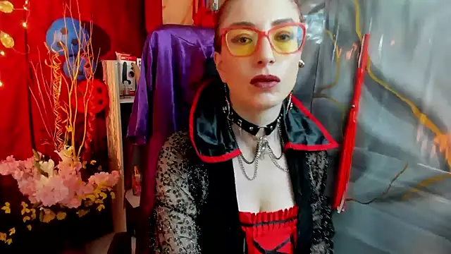 Snapshot of Queenscarlettsecret chatting on July 13, 2026, 12:59 pm Queenscarlettsecret online show from July 13, 2026, 12:59 pm