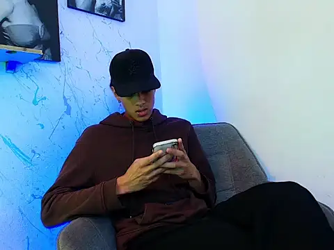 Snapshot of Gabriiel_maddox chatting on April 16, 2026, 2:40 pm Gabriiel maddox online show from April 16, 2026, 2:40 pm