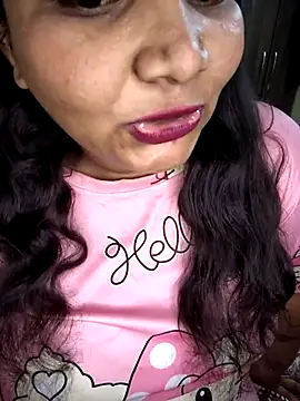 Lusi G online show from April 14, 2026, 8:14 pm