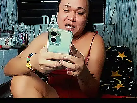 TsDomBella online show from April 16, 2026, 8:26 am