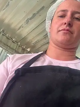 lolitaloira2 online show from April 16, 2026, 3:13 pm