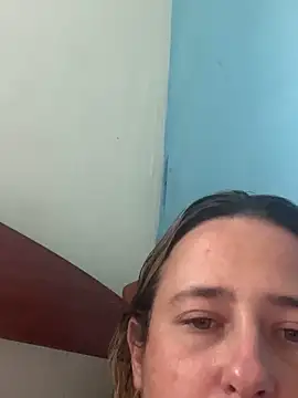 lolitaloira2 online show from April 15, 2026, 7:58 pm