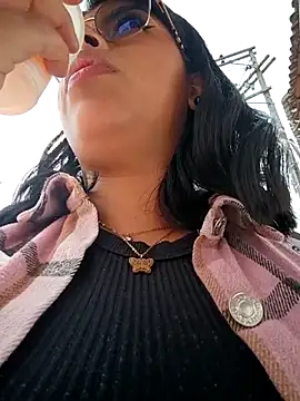 Snapshot of SOFIA-11_ chatting on April 23, 2026, 1:57 pm SOFIA-11 online show from April 23, 2026, 1:57 pm