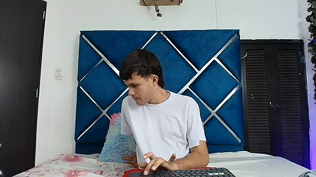 EdwinBoys online show from June 11, 2026, 1:30 pm