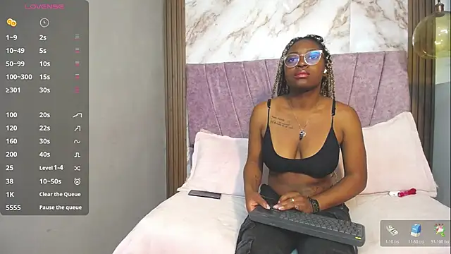 Snapshot of Candy_Williamss chatting on April 24, 2026, 8:11 pm Candy Williamss online show from April 24, 2026, 8:11 pm