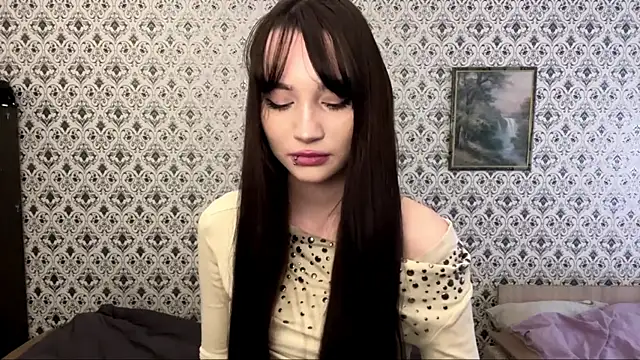 LeenRouz online show from April 18, 2026, 1:24 pm