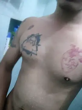 maicol6699 online show from April 19, 2026, 3:07 am