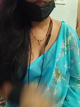 Snapshot of sweetylove01 chatting on May 28, 2026, 12:33 pm sweetylove01 online show from May 28, 2026, 12:33 pm
