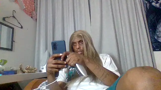 Snapshot of Dicksee_Left chatting on July 19, 2026, 12:52 am Dicksee Left online show from July 19, 2026, 12:52 am