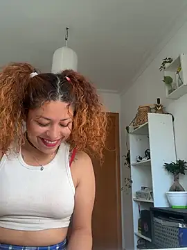 rebeldflower online show from April 15, 2026, 7:47 am