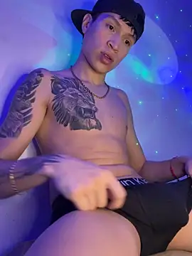 DannyXXL026 online show from April 17, 2026, 1:08 am