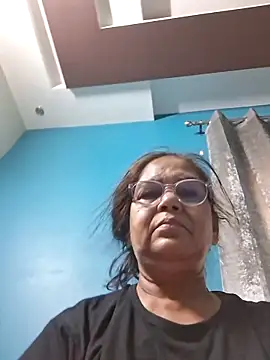 Snapshot of Shalini3456 chatting on May 13, 2026, 2:29 am Shalini3456 online show from May 13, 2026, 2:29 am