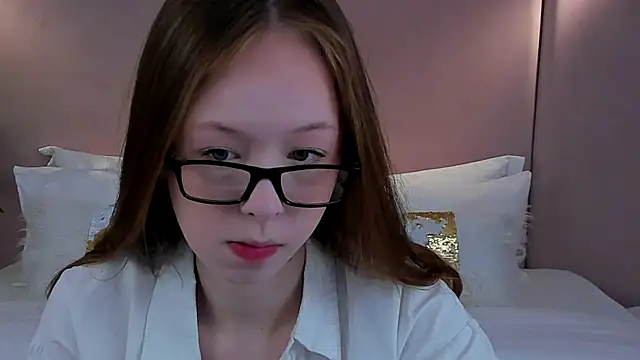 AdeleLang online show from May 6, 2026, 3:32 am
