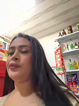 Snapshot of Sara_fun chatting on June 22, 2026, 5:43 pm Sara fun online show from June 22, 2026, 5:43 pm