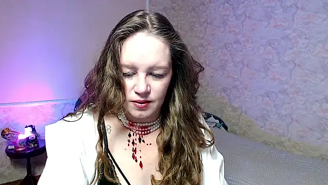Snapshot of Fern_Lust chatting on May 28, 2026, 12:00 pm Fern Lust online show from May 28, 2026, 12:00 pm