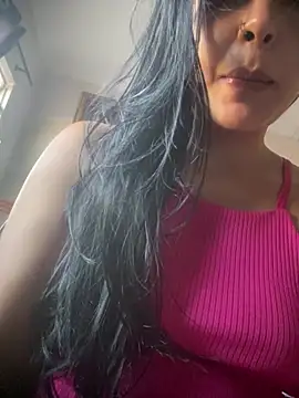 novinhahot18 online show from April 15, 2026, 7:58 pm