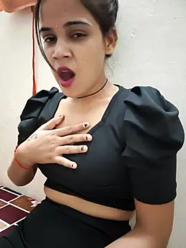 Snapshot of Dimple-Shah chatting on June 19, 2026, 10:10 am Dimple-Shah online show from June 19, 2026, 10:10 am