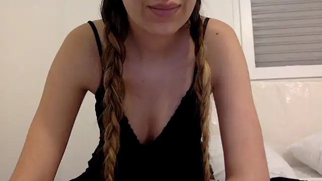 Snapshot of esmeraldahabib chatting on May 21, 2026, 7:00 pm esmeraldahabib online show from May 21, 2026, 7:00 pm