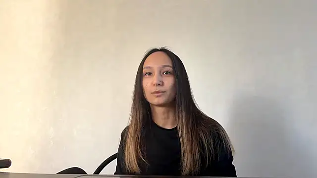 Snapshot of VolatileDear chatting on April 16, 2026, 1:23 pm VolatileDear online show from April 16, 2026, 1:23 pm