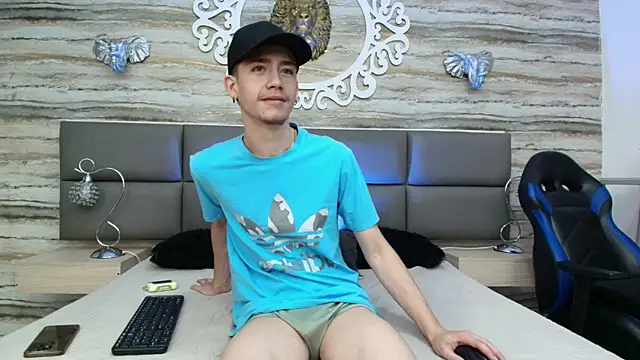 Snapshot of Maikol_Newman chatting on April 27, 2026, 11:19 am Maikol Newman online show from April 27, 2026, 11:19 am