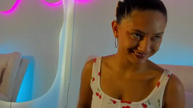 Snapshot of VenusBlazzer chatting on May 15, 2026, 1:53 pm VenusBlazzer online show from May 15, 2026, 1:53 pm