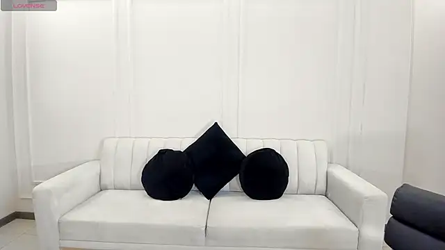 Snapshot of PaulineSanz chatting on May 30, 2026, 7:08 pm PaulineSanz online show from May 30, 2026, 7:08 pm