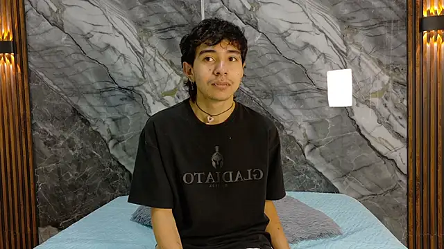 NoahWalker   online show from May 24, 2026, 10:59 am