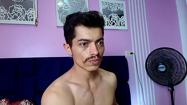 Snapshot of taylor_Stele chatting on July 4, 2026, 8:13 pm taylor Stele online show from July 4, 2026, 8:13 pm