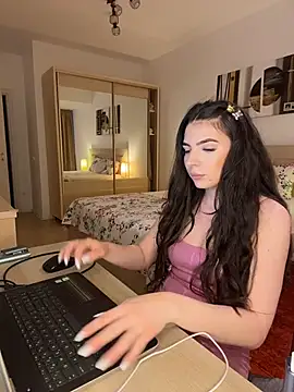 Snapshot of CandyElla_ chatting on June 10, 2026, 5:58 pm CandyElla online show from June 10, 2026, 5:58 pm