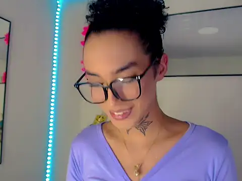 Snapshot of Darianna_A chatting on April 17, 2026, 9:28 pm Darianna A online show from April 17, 2026, 9:28 pm