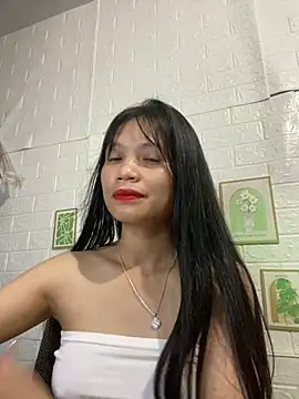 Snapshot of -Lucie-e chatting on May 31, 2026, 2:23 pm -Lucie-e online show from May 31, 2026, 2:23 pm