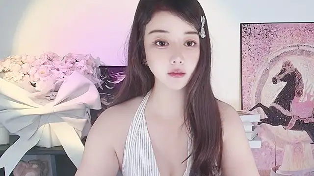 Snapshot of Moon-66 chatting on April 19, 2026, 4:35 am Moon-66 online show from April 19, 2026, 4:35 am