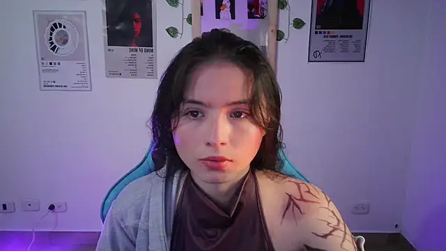 JadeMonet online show from April 17, 2026, 4:37 am