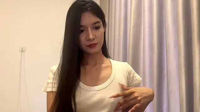 Snapshot of rubycrumbell chatting on May 16, 2026, 8:35 am rubycrumbell online show from May 16, 2026, 8:35 am