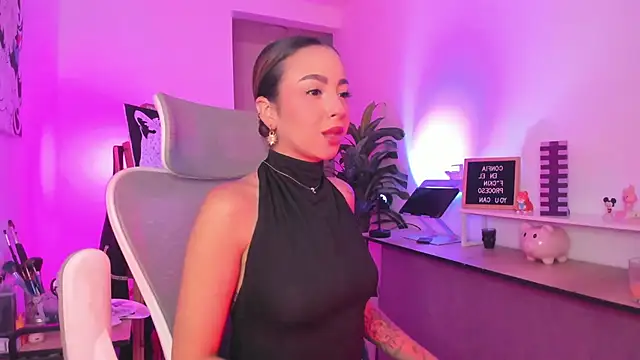 Snapshot of LilitMalkova chatting on May 4, 2026, 2:37 am LilitMalkova online show from May 4, 2026, 2:37 am
