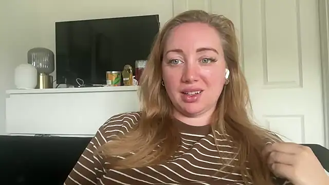 arielsweetieee online show from July 11, 2026, 9:09 am