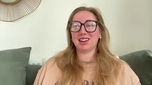 arielsweetieee online show from June 11, 2026, 6:21 am