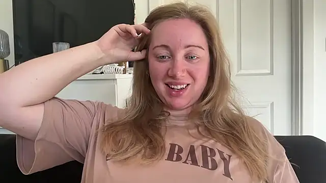 arielsweetieee online show from June 9, 2026, 7:53 am