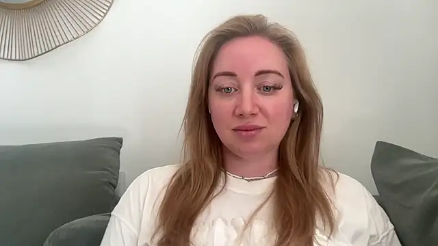 arielsweetieee online show from July 3, 2026, 8:54 am