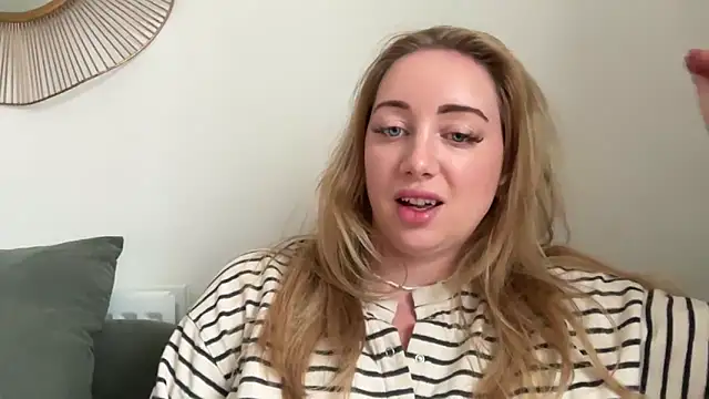 arielsweetieee online show from June 16, 2026, 8:47 am