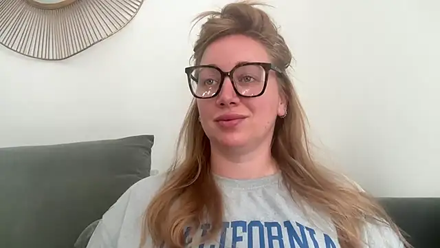 arielsweetieee online show from June 28, 2026, 8:53 am