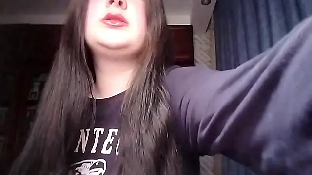 Snapshot of BeatriceMolands chatting on May 7, 2026, 5:49 pm BeatriceMolands online show from May 7, 2026, 5:49 pm