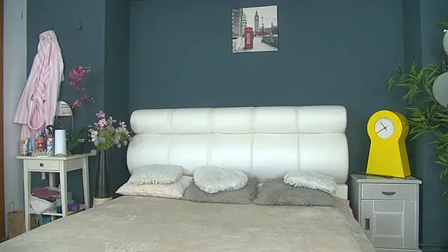 Snapshot of JoLicious_ chatting on May 1, 2026, 5:12 am JoLicious online show from May 1, 2026, 5:12 am