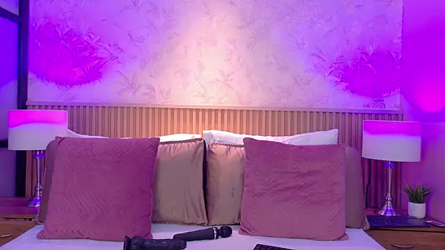 Darcy glow  online show from July 10, 2026, 11:54 am